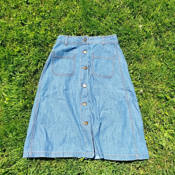 Dresses & Skirts - Denim skirt